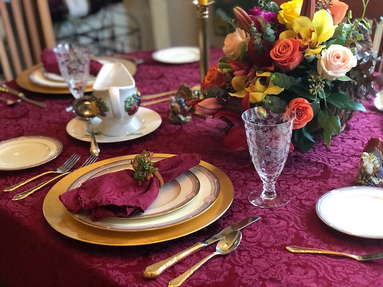 Build a Low, Lush Centerpiece