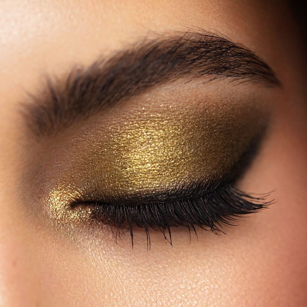Lay the gold shimmer lid base