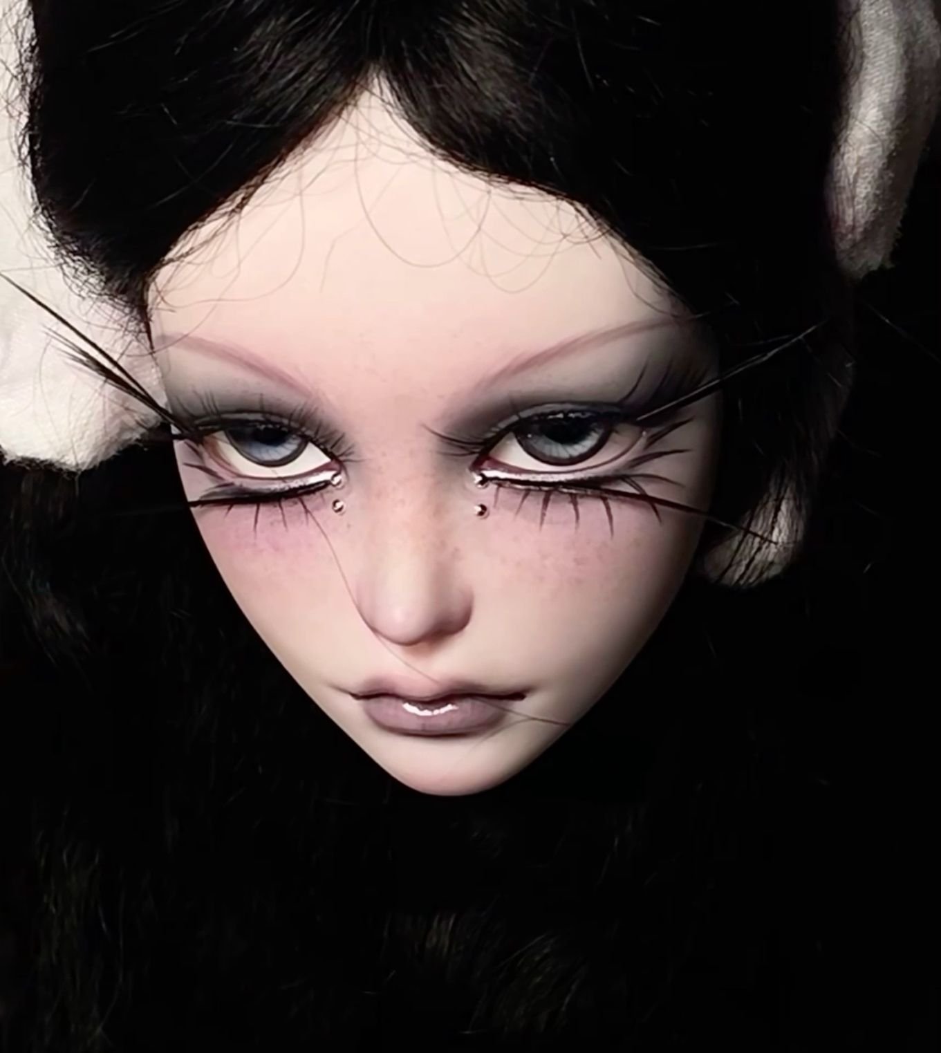 Step 3: Doll Eyes, Lashes and Blush
