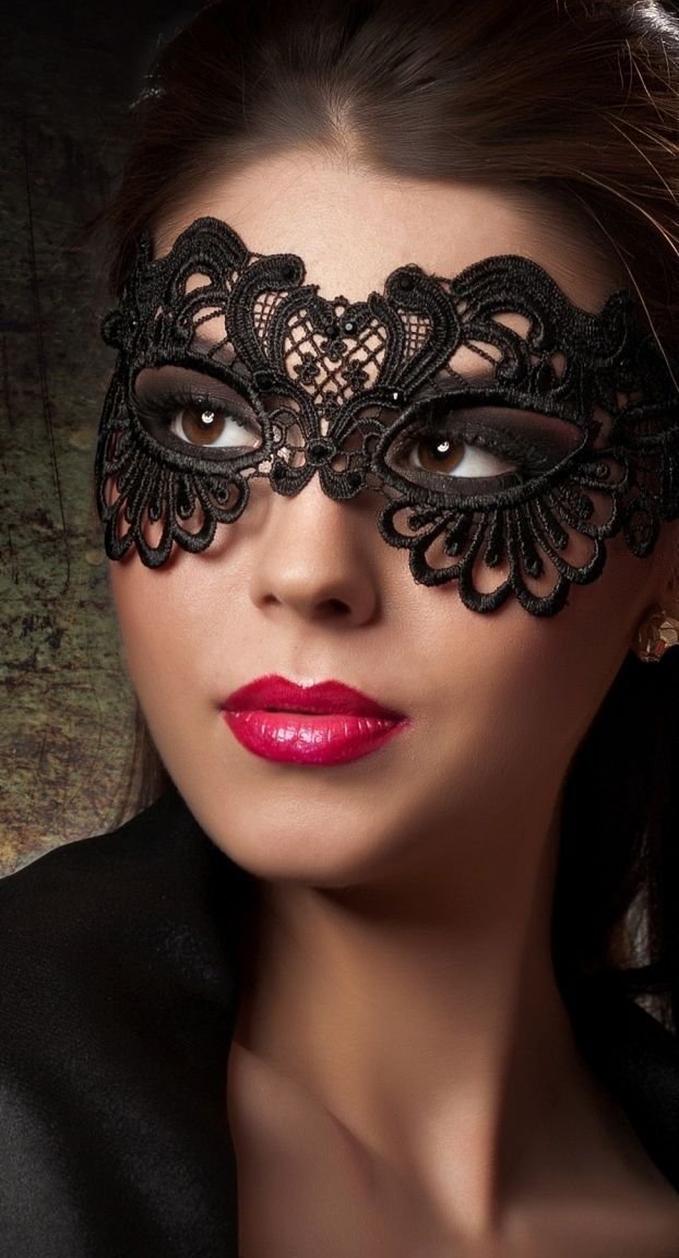 Step 4: Finish the Dark-Romantic Look
